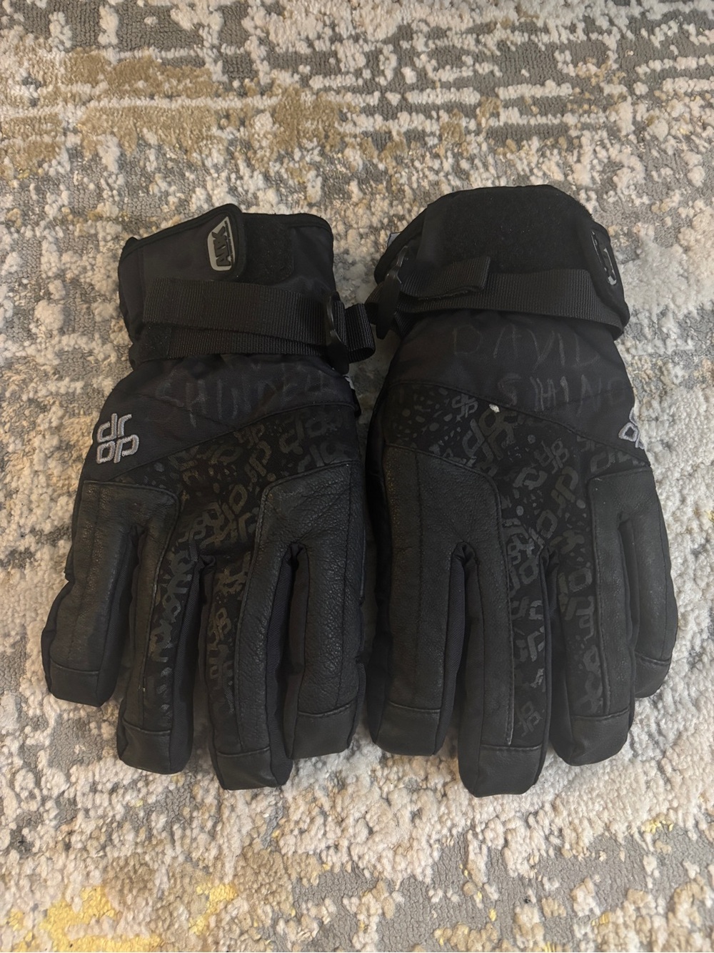 ADK Performance Wear Men’s Large Winter Ski Gloves Black Insulated Gauntlet Wris
